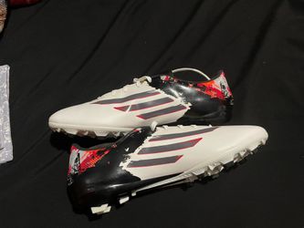 soccer shoes (adidas)