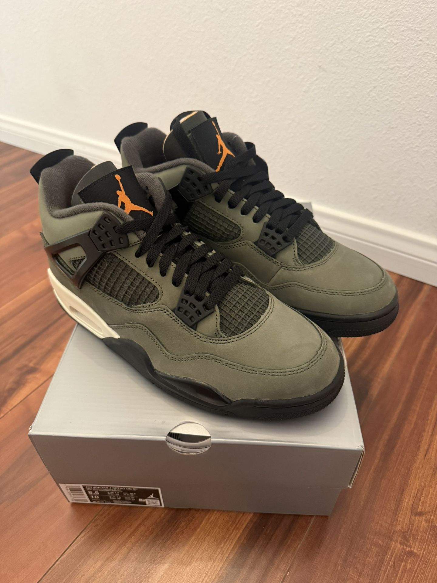 Air Jordan Undefeated 4’s Size 8.5