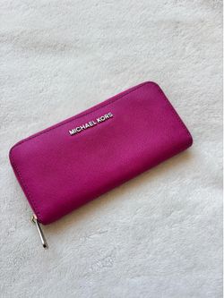 Michael Kors Zip-Around Continental Wallet