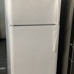 Kenmore Apartment Size Top Freezer Refrigerator 18 Cu Ft 