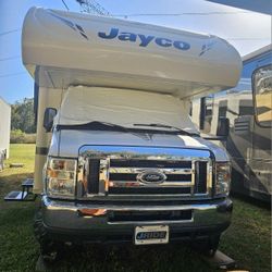 2017 Class C Jayco 29 Feet80's