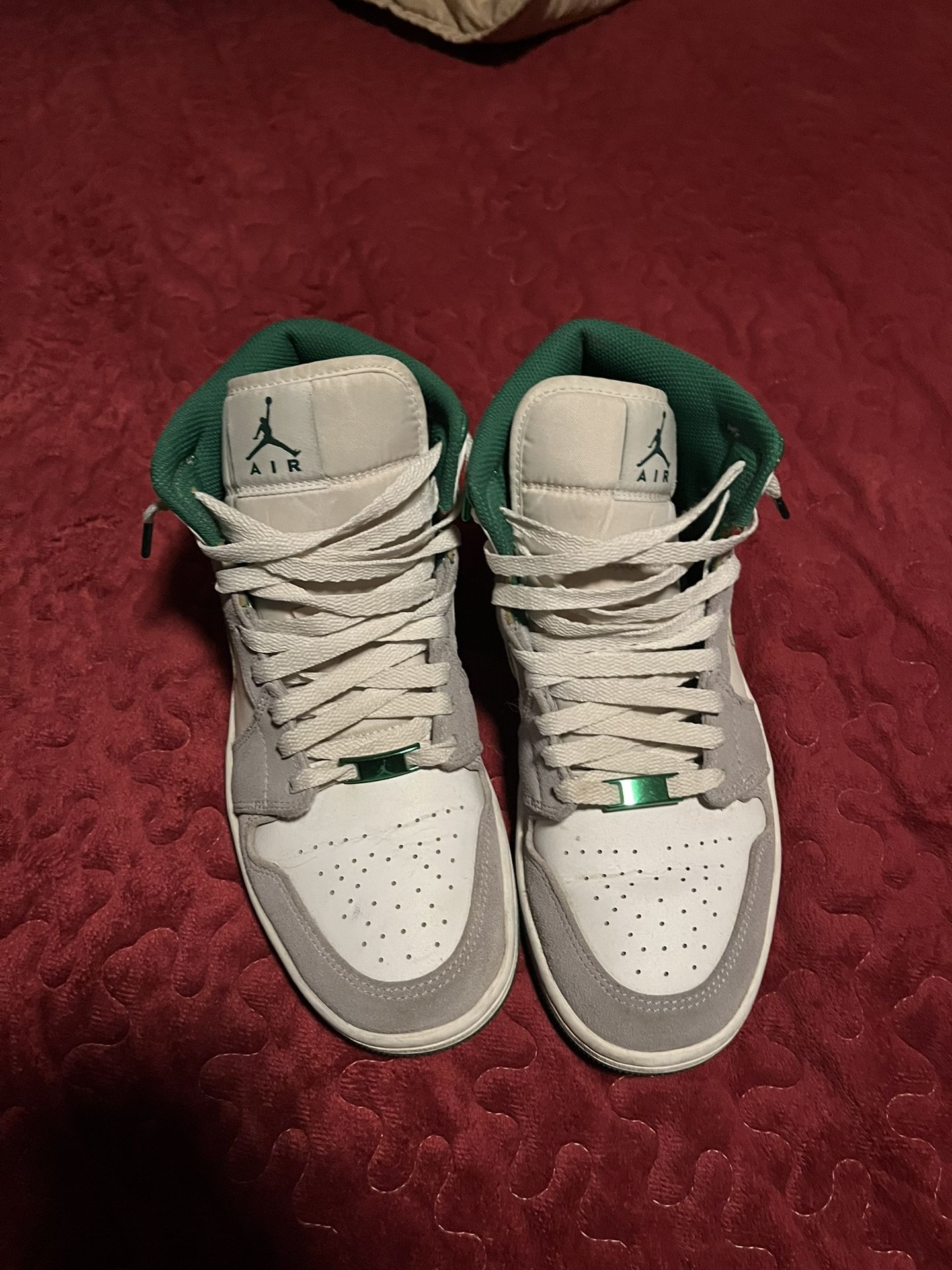 Jordan 1 Mids SE Grey Green