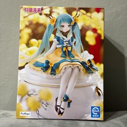 Brand new in box 2025 Chinese Style Hatsune Miku Sitting Noodle Stopper Figure Toy Doll Japan