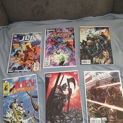 60 Comic Book Lot Mostly DC And Marvel 