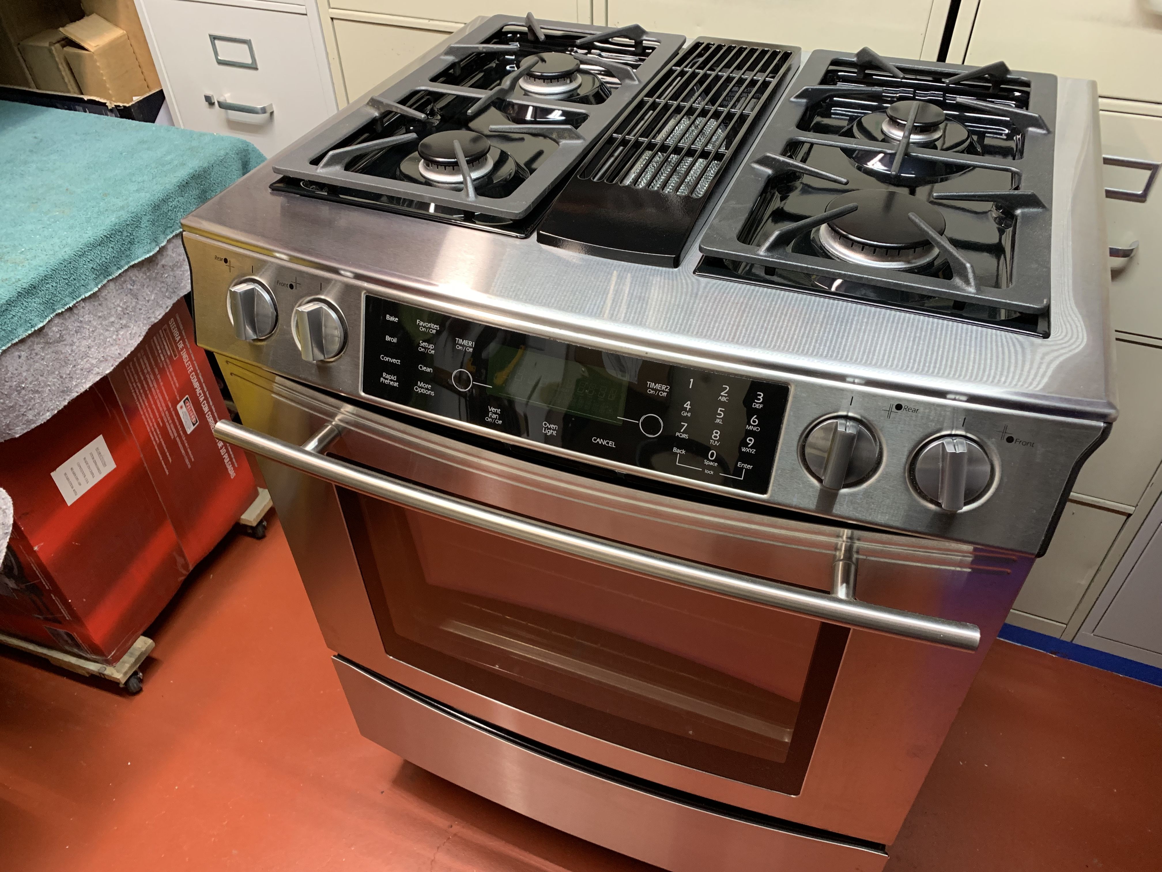 Jenn Air Dual Fuel Range (Like New Stainless Steel) Downdraft for