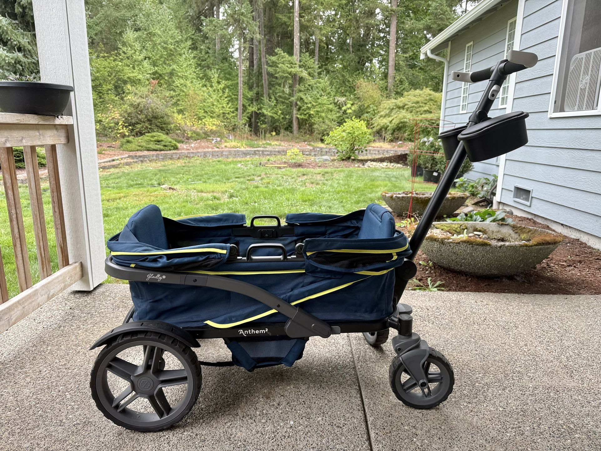 Gladly Family Anthem 2 Stroller Wagon with Infant Car Seat Adapter