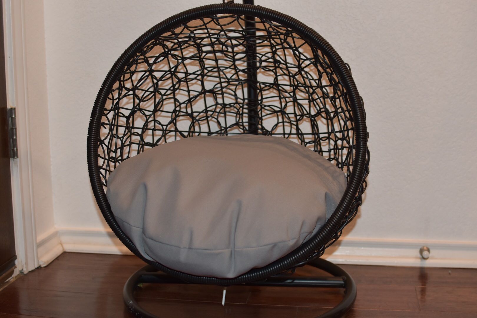 Dog bed/ Cat bed/ Zeeman Wicker Poly Rattan Hanging Pet Bed/ Pet Swing Chair For Small Dog Cat