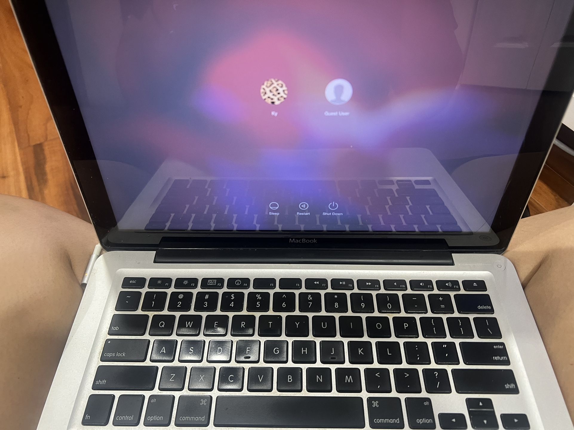 Apple Macbook Pro A1278 2 GHz Intel Core 2 Duo 2 GB 1067 MHz DDR3 160GB HDD