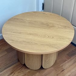 Stylish Oak Coffee Table 