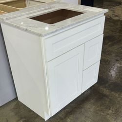 30'' white shaker bathroom vanity (with drawers)