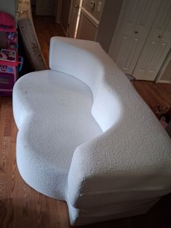 White Boucle Curved Sofa and bed all in one (contact info removed)