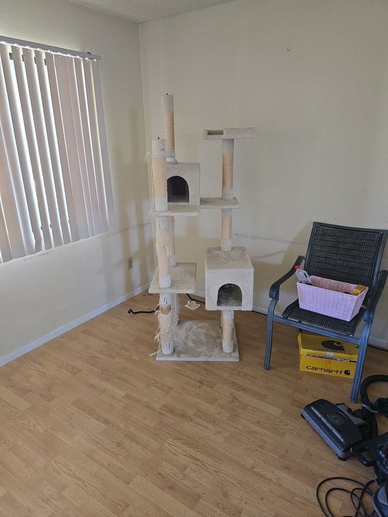 Cat Scratch Post