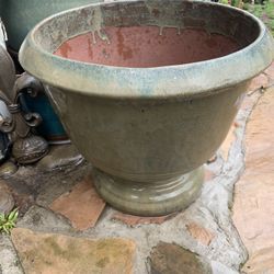 Ceramic Pot 18 Round X 16 Tall Inch.