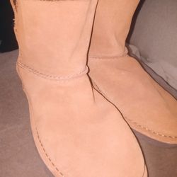 Boots UGG. Size #8