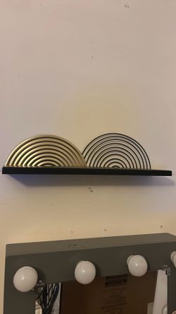 2 shelf’s