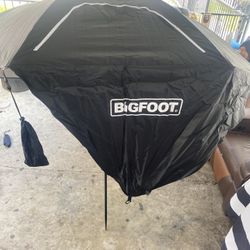Big Foot Unbrella 5 Feet Tall Provides A Lot Of Shade