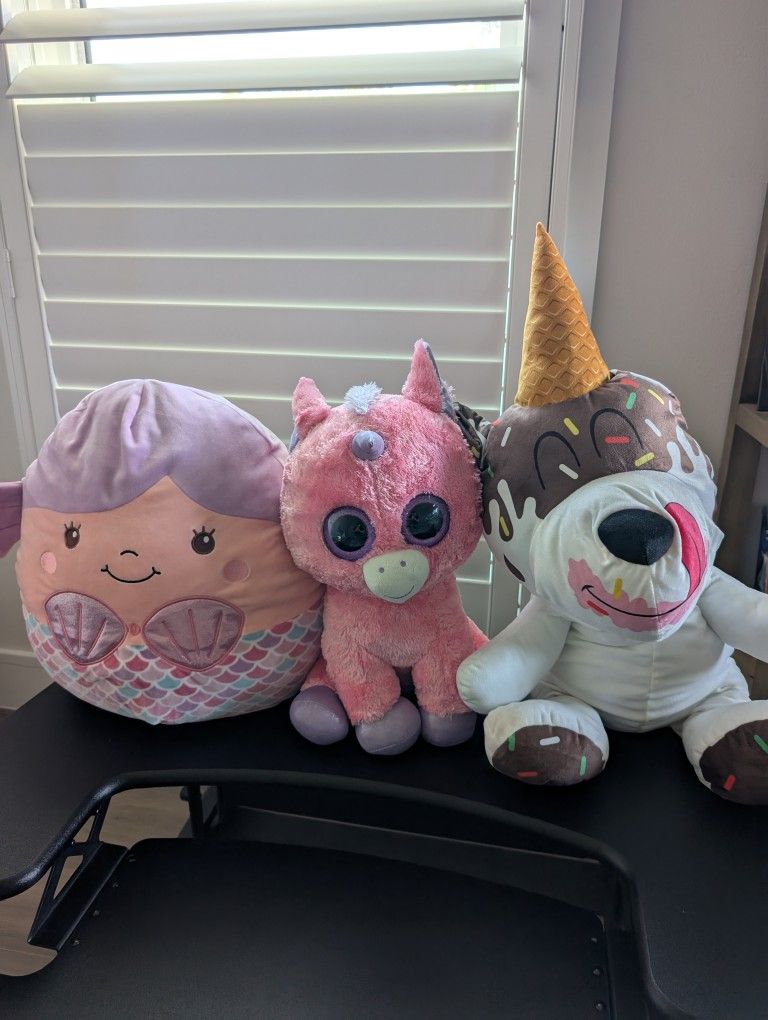 Large Plush toys (3 Items)