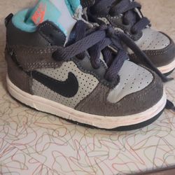 Toddler Nike Shoes Size 5 c