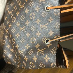 Luxury Monogram Canvas and Leather Handbag Neonoe