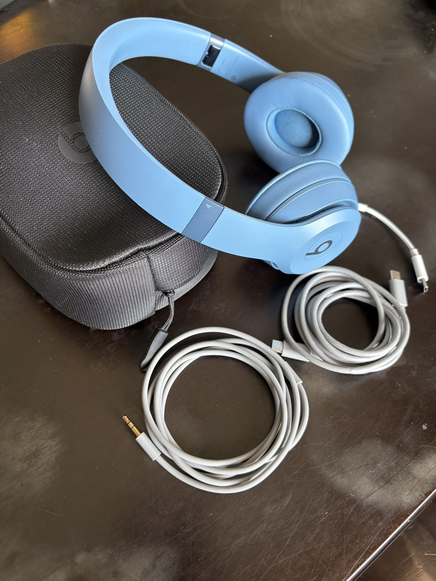 Beats Solo 4 Blue