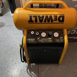 Dewalt Air Compressor 4.5 Gallon