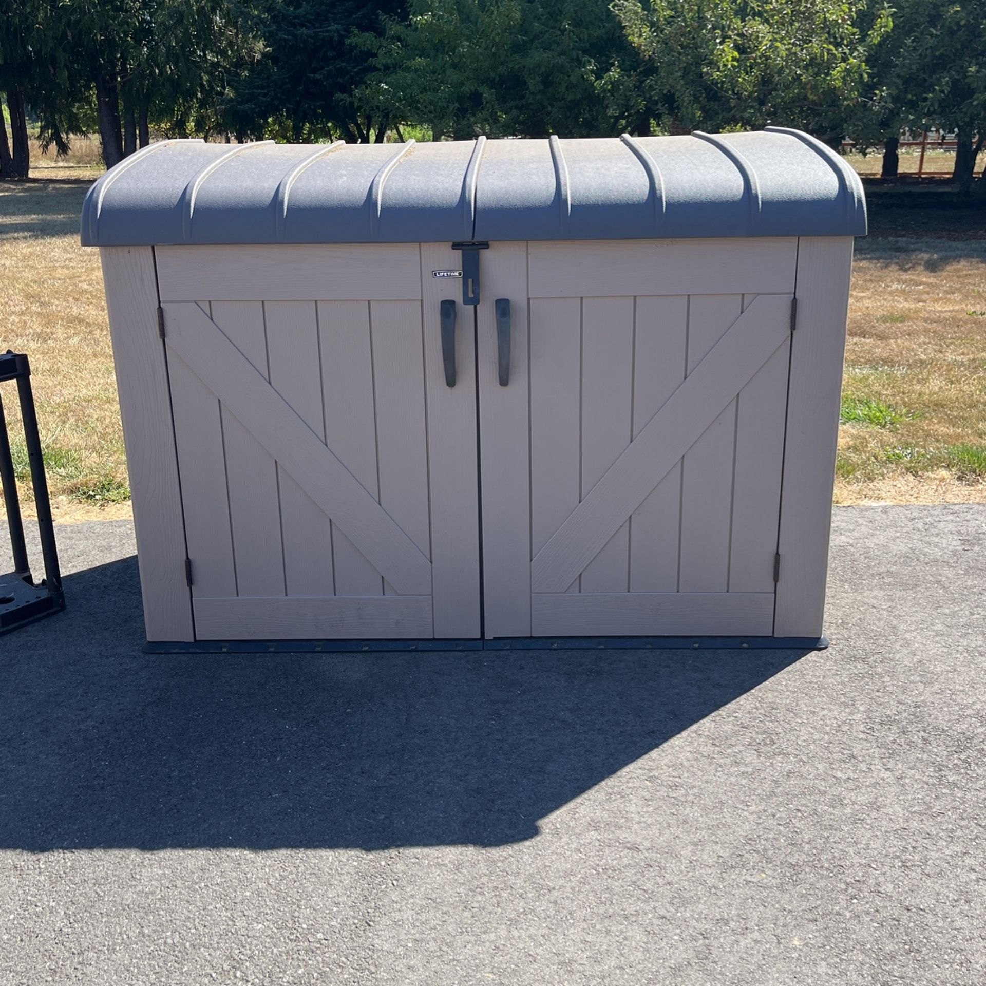 Lifetime Storage Shed. 3x6