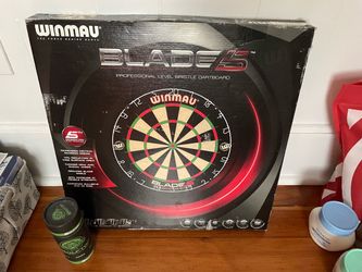 Cork dartboard and darts