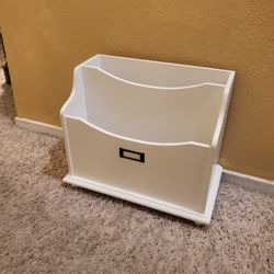 White Wooden Magazine  Or Book Holder....Large Size..like New!..Farmhouse/Shabbychic Style