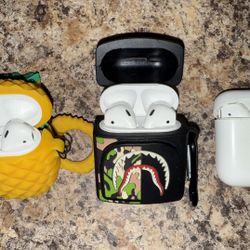 Gen 2 Apple Air Pods 