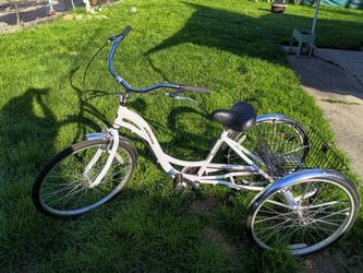 Nice three-wheel bike good condition