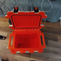 Pelican big 50qt Chest 