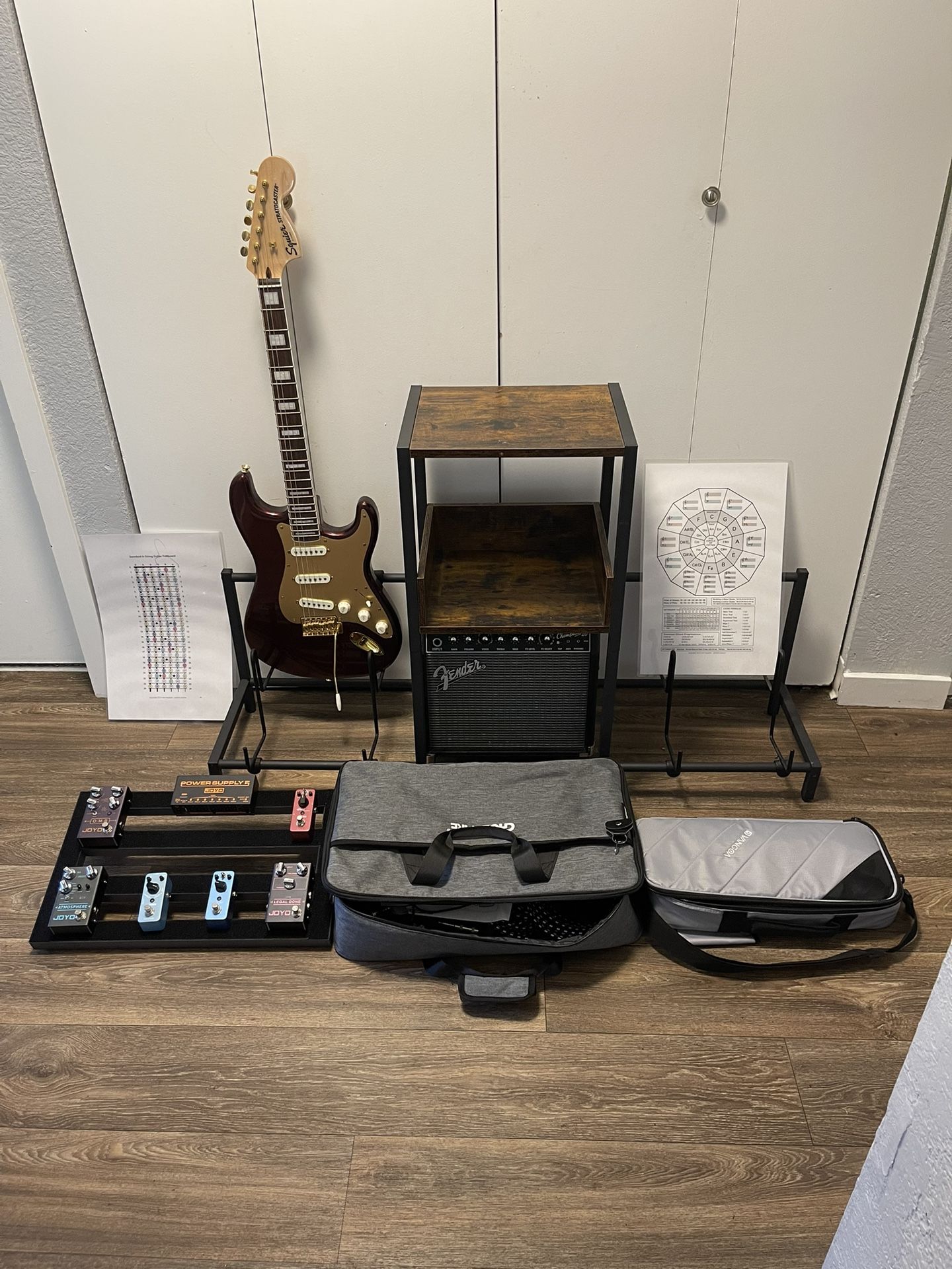 Squier 40th Anniversary Stratocaster Bundle