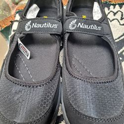 Nautilus Women Steeltoe.  Black  Sizes 9 , 8.5,  8, 7.5, 7