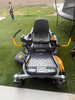 Cub cadet zero turn 42in ch blade like new $2700 firm
