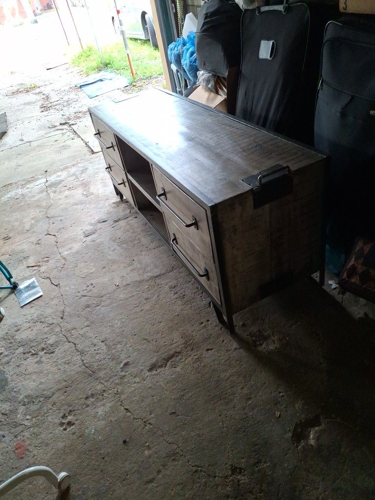 Mesa Para Tv Nadeau Furniture Hardwood Puede ser Jucaro Amarillo U Otra Madera De India O Indonesia En Buen Estado