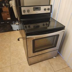 Stove And Above Microwave