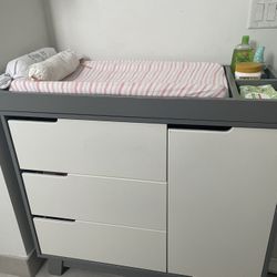 Changing Table For Baby / Dresser - Babyletto
