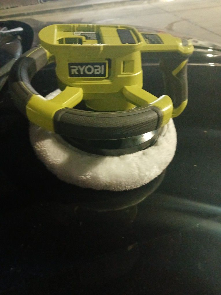 Robin 18v 10 I Random Irbital Buffer