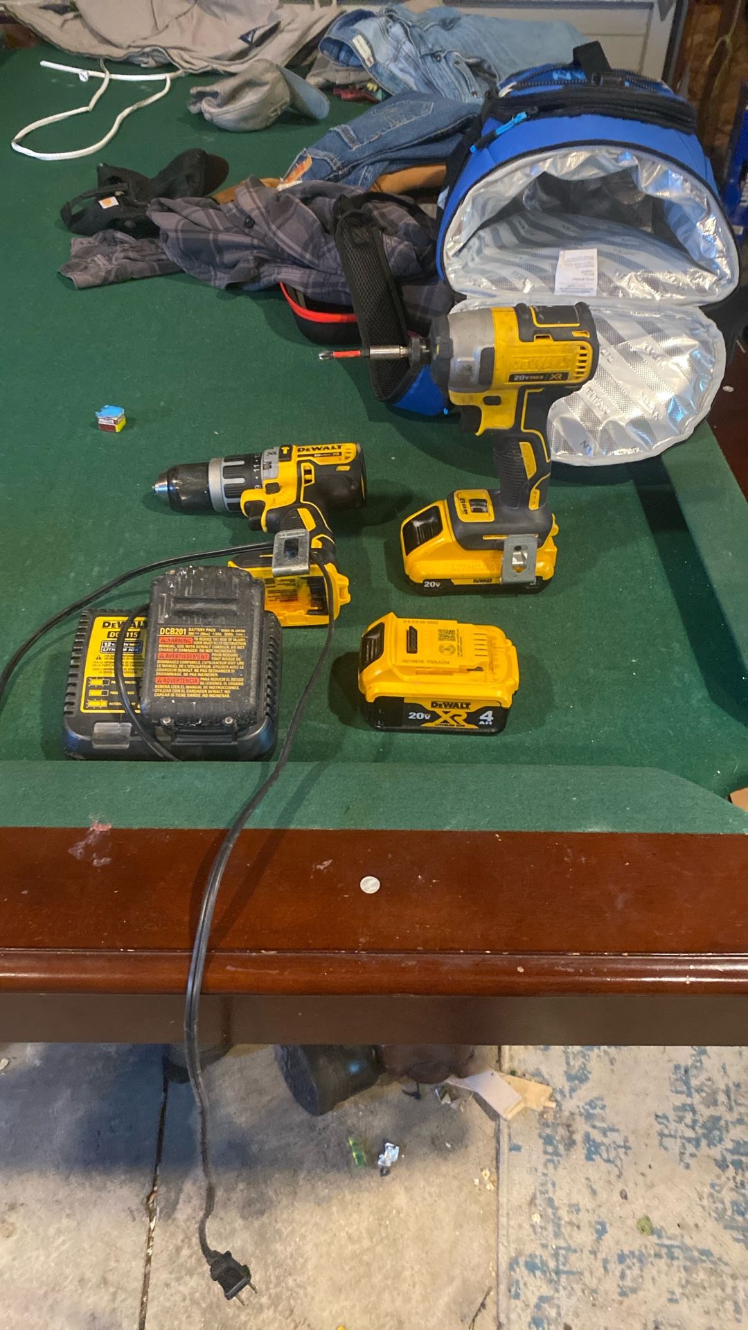 Walt 20 V Xr Drill And Driver Set With Charger And Extra Battery