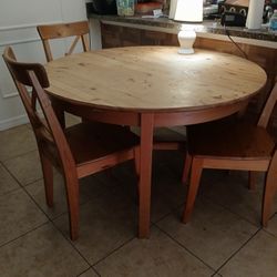 Kitchen  Table 4 Chairs