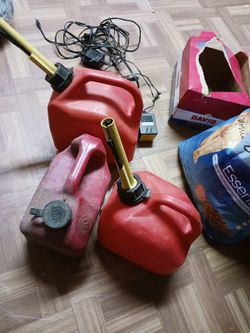 1 Gallon Gas Cans