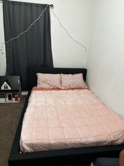 Toddler floor bed with mattress
