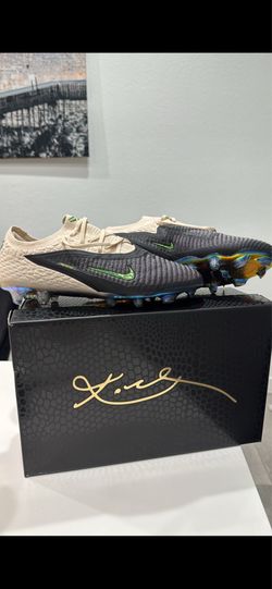 Kobe Phantom GX cleats size 10.5