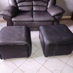 Sofa Es De Piel En Buenas Condiciones 