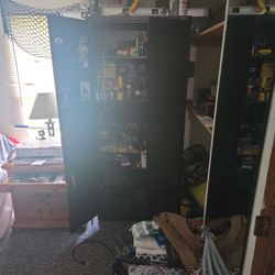 Metal storage cabinet