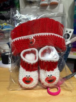 Crochet Baby Sneakers and Hat Set