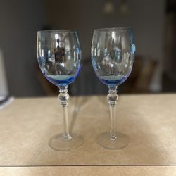2 Wine Glasses