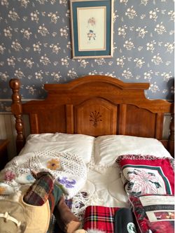 Single bed with headboard and mattress