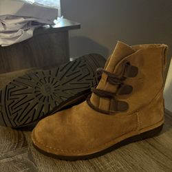 Women’s Ugg Sz 5