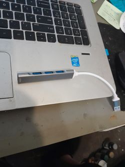 USB 4 plug hub